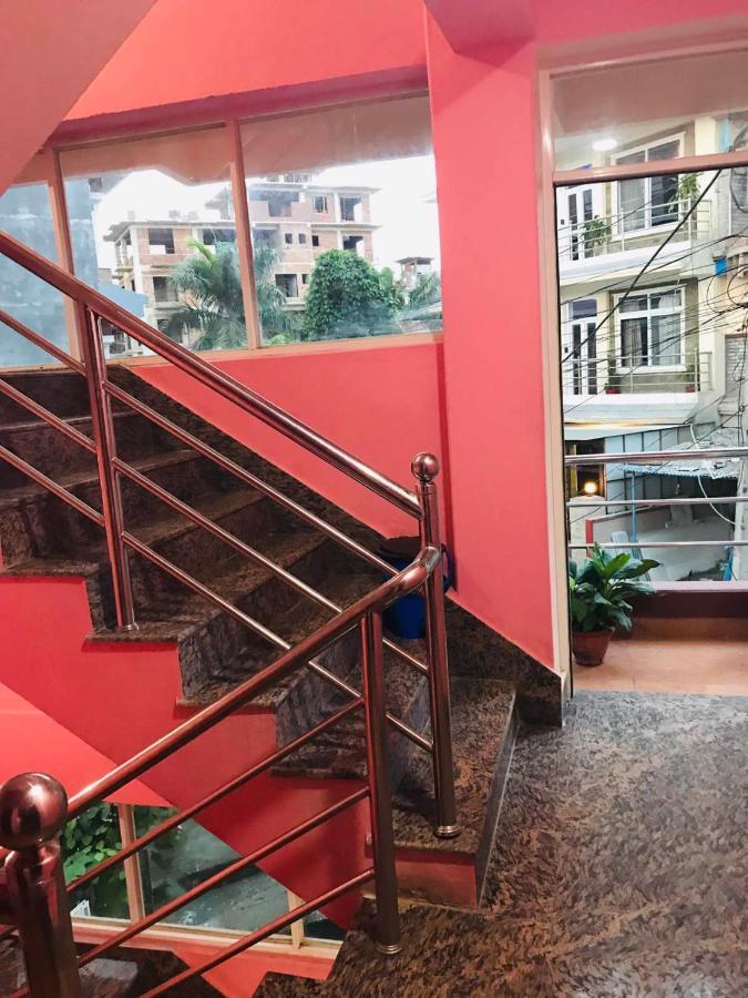 Hotel Aarjan And Restaurant 博卡拉 外观 照片